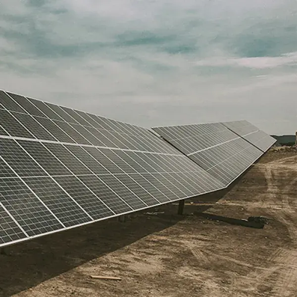 EKIAN parque de energía solar